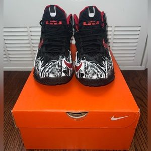 Lebron 11 Graffiti - Nike